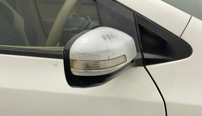 2012 Honda City 1.5L I-VTEC V AT, CNG, Automatic, 1,12,029 km, Right rear-view mirror - Indicator light has minor damage