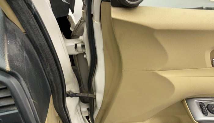 2012 Honda City 1.5L I-VTEC V AT, CNG, Automatic, 1,12,029 km, Driver-side door - Checker assembly is not functional