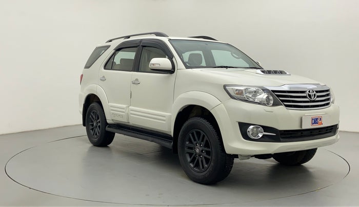 2015 Toyota Fortuner 3.0 AT 4X2, Diesel, Automatic, 92,028 km, Right Front Diagonal