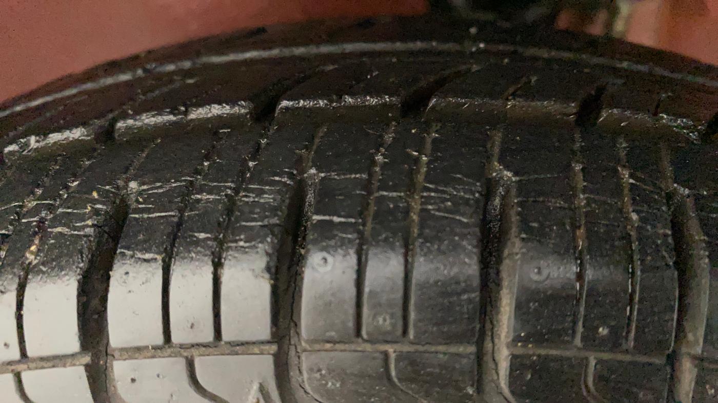 2012 Maruti Alto 800 LXI, Petrol, Manual, 8,481 km, Left Front Tyre Tread