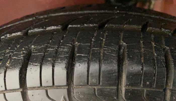 2012 Maruti Alto 800 LXI, Petrol, Manual, 8,481 km, Left Front Tyre Tread