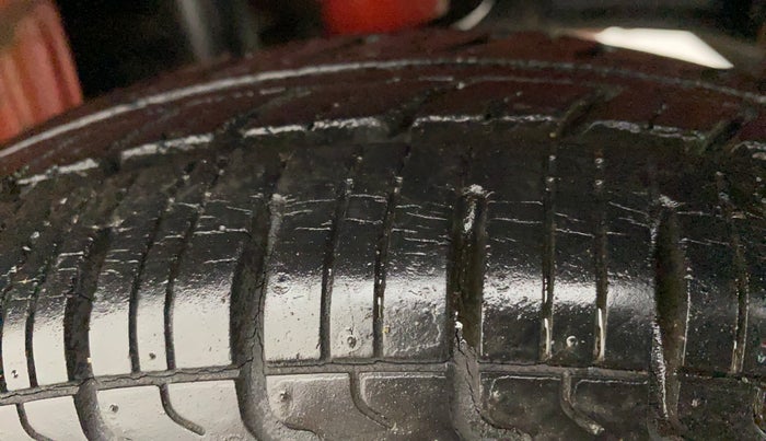 2012 Maruti Alto 800 LXI, Petrol, Manual, 8,481 km, Left Rear Tyre Tread