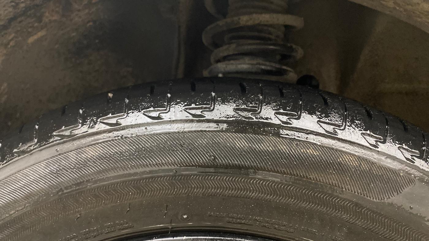 2022 Maruti IGNIS ALPHA 1.2, Petrol, Manual, 29,403 km, Left Front Tyre Tread