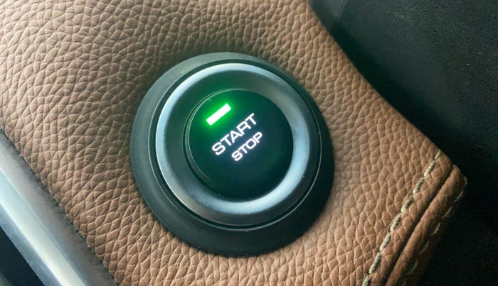 2023 MG HECTOR PLUS SHARP 2.0 DIESEL TURBO MT 6-STR, Diesel, Manual, 32,977 km, Keyless Start/ Stop Button