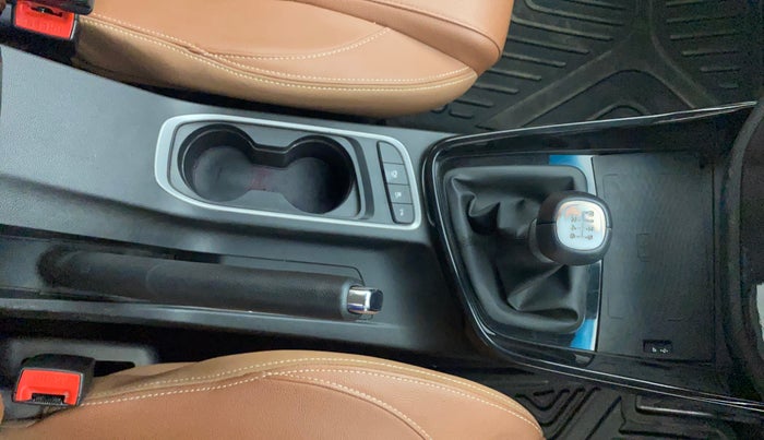 2023 MG HECTOR PLUS SHARP 2.0 DIESEL TURBO MT 6-STR, Diesel, Manual, 32,977 km, Gear Lever