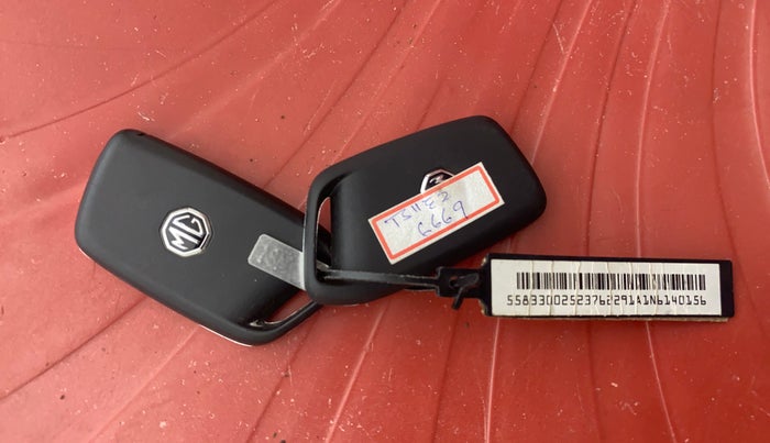 2023 MG HECTOR PLUS SHARP 2.0 DIESEL TURBO MT 6-STR, Diesel, Manual, 32,977 km, Key Close Up