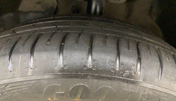 2023 MG HECTOR PLUS SHARP 2.0 DIESEL TURBO MT 6-STR, Diesel, Manual, 32,977 km, Left Front Tyre Tread