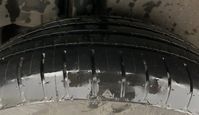 2018 Maruti Ciaz SIGMA 1.5 SHVS MT  PETROL, Petrol, Manual, 76,254 km, Right Rear Tyre Tread