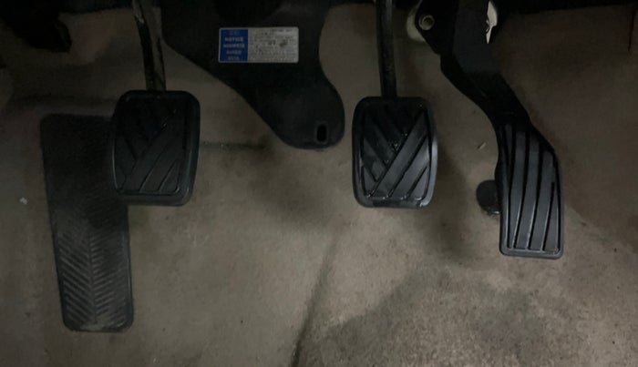 2018 Maruti Ciaz SIGMA 1.5 SHVS MT  PETROL, Petrol, Manual, 76,254 km, Pedals