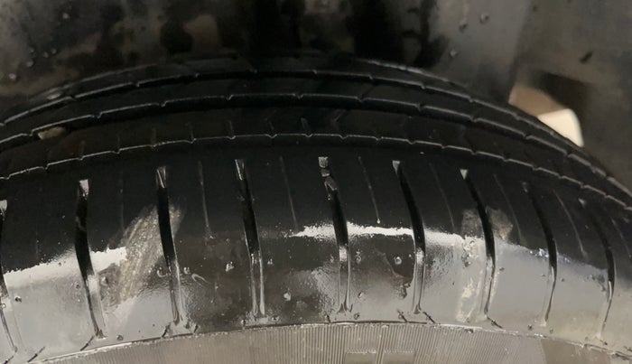 2018 Maruti Ciaz SIGMA 1.5 SHVS MT  PETROL, Petrol, Manual, 76,254 km, Left Rear Tyre Tread