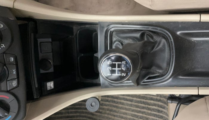 2018 Maruti Ciaz SIGMA 1.5 SHVS MT  PETROL, Petrol, Manual, 76,254 km, Gear Lever