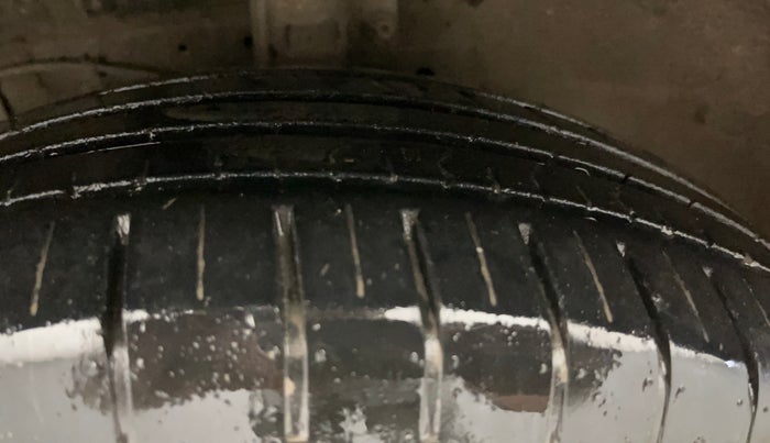 2018 Maruti Ciaz SIGMA 1.5 SHVS MT  PETROL, Petrol, Manual, 76,254 km, Left Front Tyre Tread