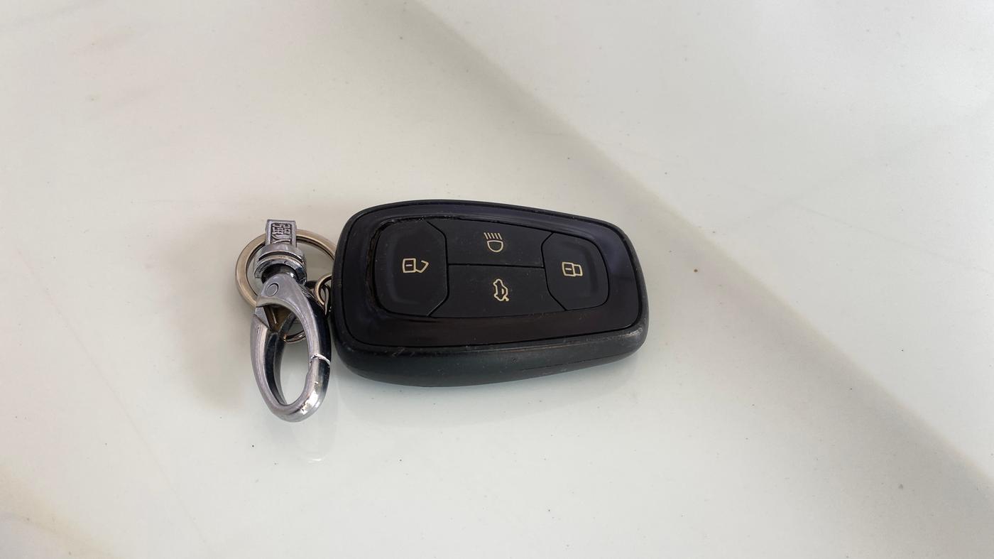 2021 Tata Harrier XZA PLUS 2.0L, Diesel, Automatic, 92,540 km, Key Close Up