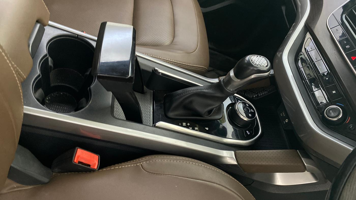 2021 Tata Harrier XZA PLUS 2.0L, Diesel, Automatic, 92,540 km, Gear Lever