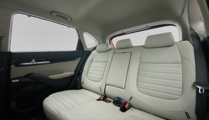 2020 KIA SELTOS 1.5 GTX+ AT, Diesel, Automatic, 8,089 km, Right Side Rear Door Cabin