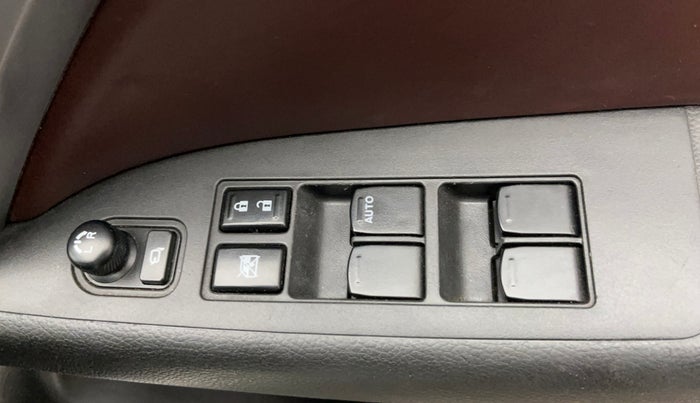 2023 Maruti BREZZA VXI SMART HYBRID, Petrol, Manual, 45,821 km, Driver Side Door Panels Control