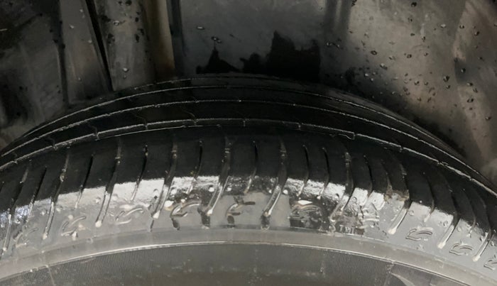 2023 Maruti BREZZA VXI SMART HYBRID, Petrol, Manual, 45,821 km, Right Rear Tyre Tread