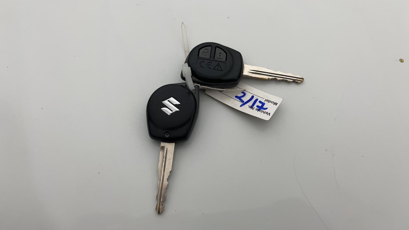 2023 Maruti BREZZA VXI SMART HYBRID, Petrol, Manual, 45,553 km, Key Close Up