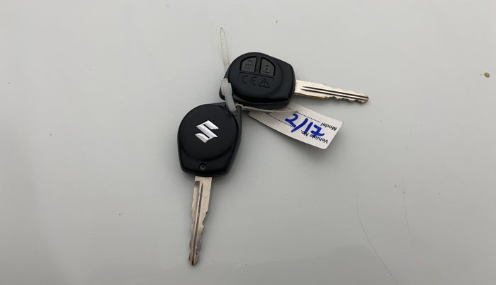 2023 Maruti BREZZA VXI SMART HYBRID, Petrol, Manual, 45,821 km, Key Close Up