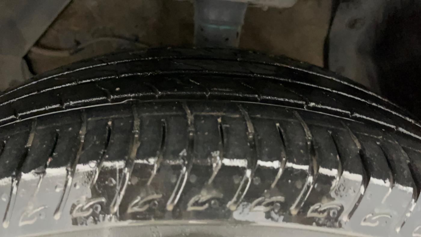 2023 Maruti BREZZA VXI SMART HYBRID, Petrol, Manual, 45,553 km, Left Front Tyre Tread