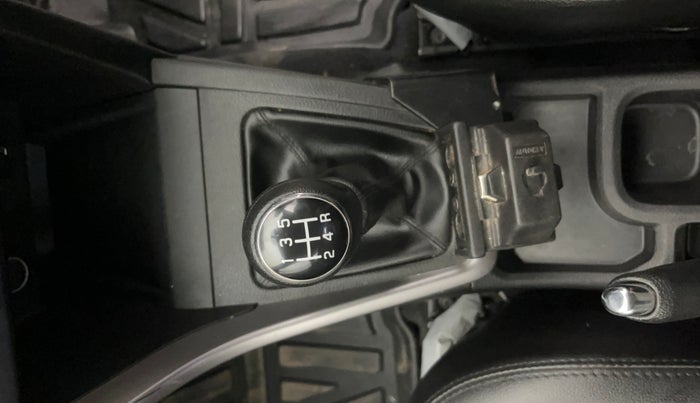 2023 Maruti BREZZA VXI SMART HYBRID, Petrol, Manual, 45,821 km, Gear Lever