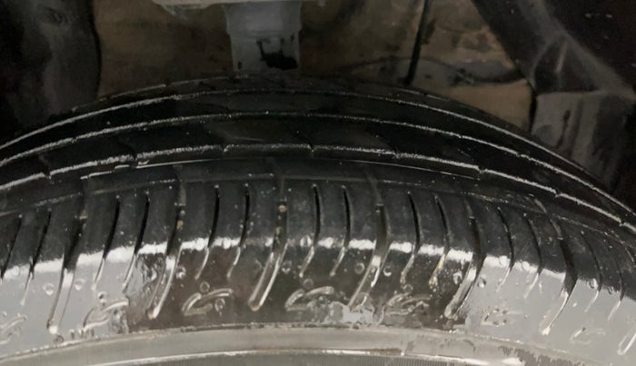 2023 Maruti BREZZA VXI SMART HYBRID, Petrol, Manual, 45,821 km, Right Front Tyre Tread