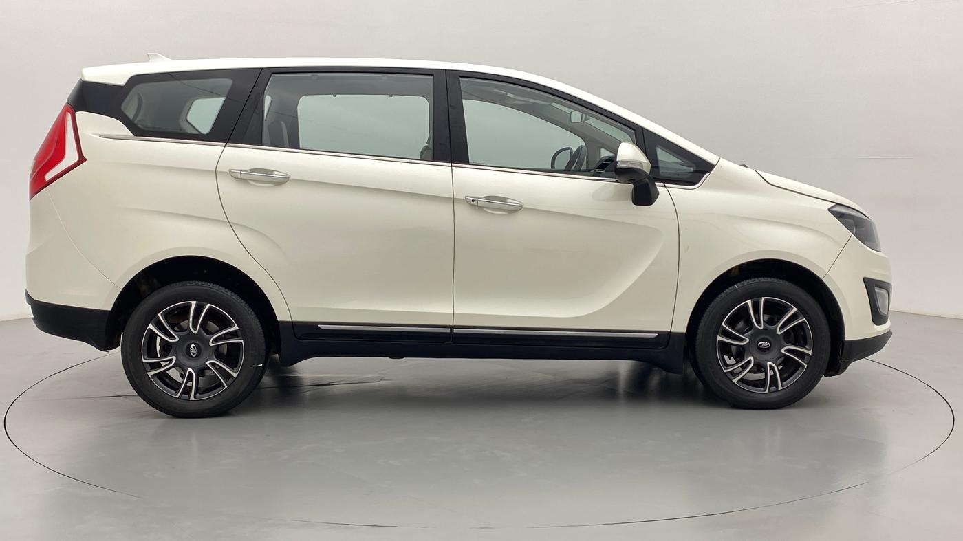 2018 Mahindra MARAZZO M8 7 STR, Diesel, Manual, 83,809 km, Right Side View