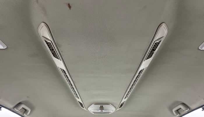 2018 Mahindra MARAZZO M8 7 STR, Diesel, Manual, 83,809 km, Rear AC Vents