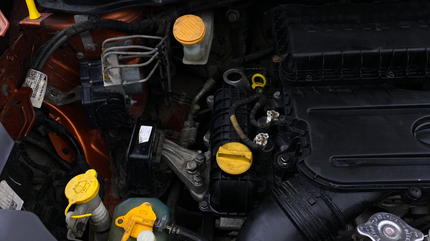 2021 Tata PUNCH CREATIVE  MT, Petrol, Manual, 83,570 km, Engine View - Right