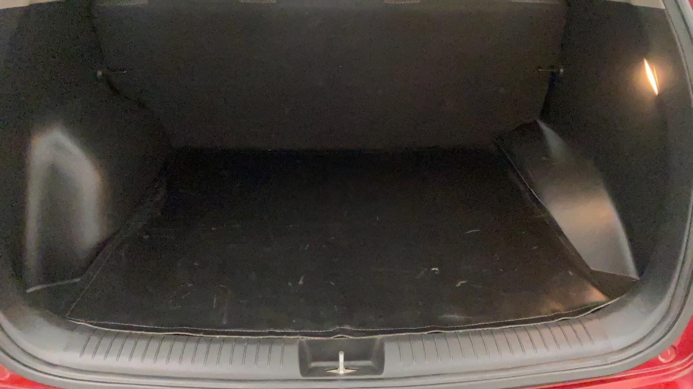 2017 Hyundai Creta E PLUS 1.6 PETROL, Petrol, Manual, 75,175 km, Boot Inside