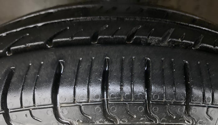 2018 Maruti Wagon R 1.0 LXI CNG, CNG, Manual, 39,623 km, Left Front Tyre Tread
