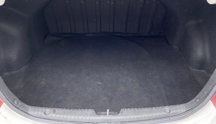 2015 Hyundai Verna FLUIDIC 1.6 CRDI SX AT 4S, Diesel, Automatic, 83,323 km, Boot Inside