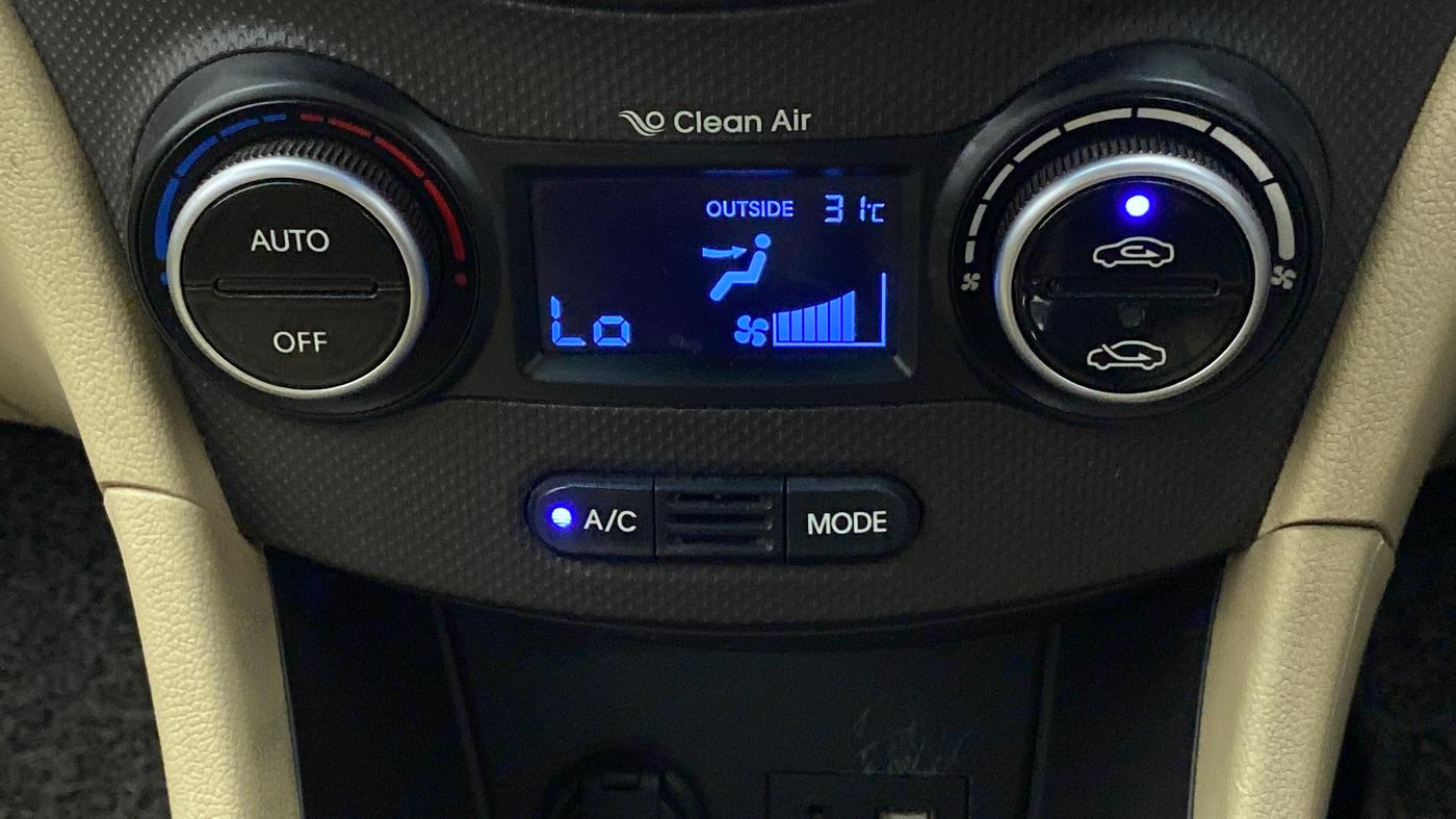 2015 Hyundai Verna FLUIDIC 1.6 CRDI SX AT 4S, Diesel, Automatic, 83,323 km, Automatic Climate Control