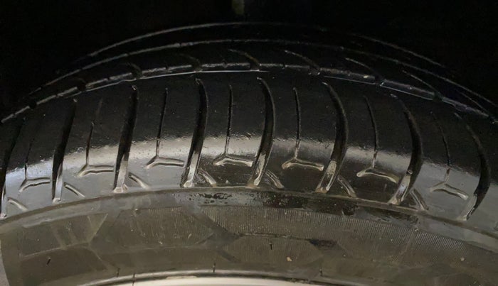 2018 Maruti Baleno ZETA PETROL 1.2, Petrol, Manual, 86,176 km, Right Front Tyre Tread