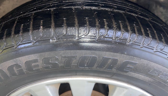 2017 Maruti Ciaz ZDI SHVS, Diesel, Manual, 64,319 km, Right Front Tyre Tread