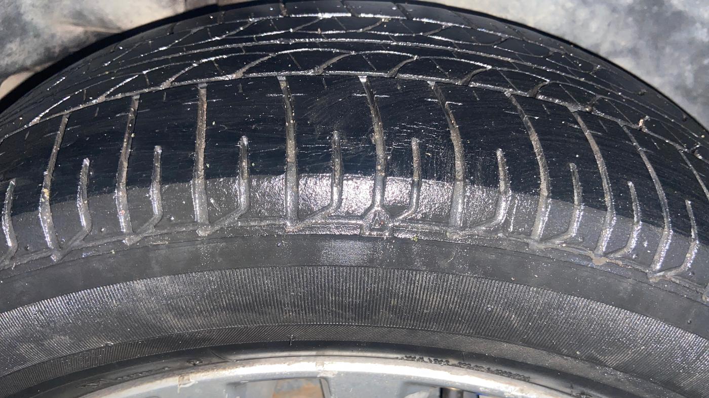 2017 Maruti Ciaz ZDI SHVS, Diesel, Manual, 64,319 km, Right Rear Tyre Tread