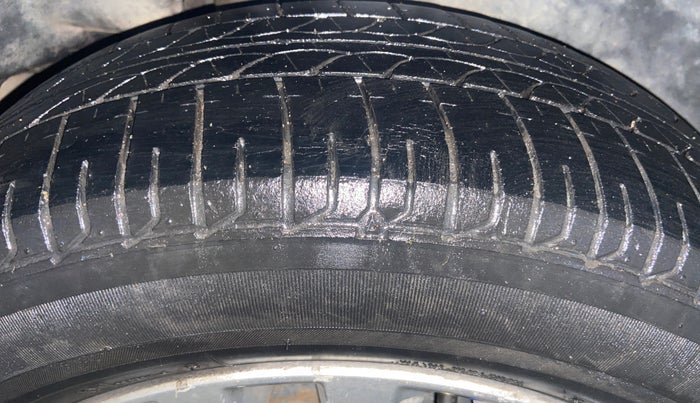 2017 Maruti Ciaz ZDI SHVS, Diesel, Manual, 64,319 km, Right Rear Tyre Tread