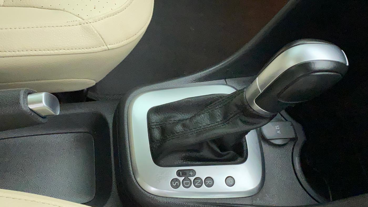 2021 Volkswagen Vento HIGHLINE PLUS 1.0L TSI AT, Petrol, Automatic, 9,771 km, Gear Lever