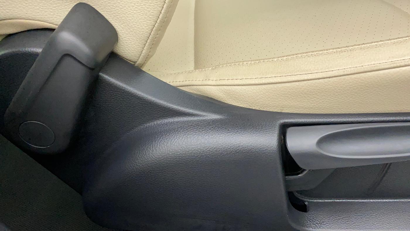 2021 Volkswagen Vento HIGHLINE PLUS 1.0L TSI AT, Petrol, Automatic, 9,771 km, Driver Side Adjustment Panel