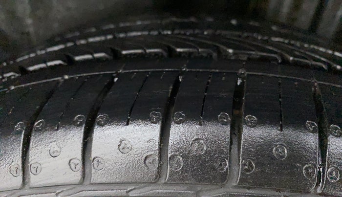 2021 Volkswagen Vento HIGHLINE PLUS 1.0L TSI AT, Petrol, Automatic, 9,771 km, Left Rear Tyre Tread