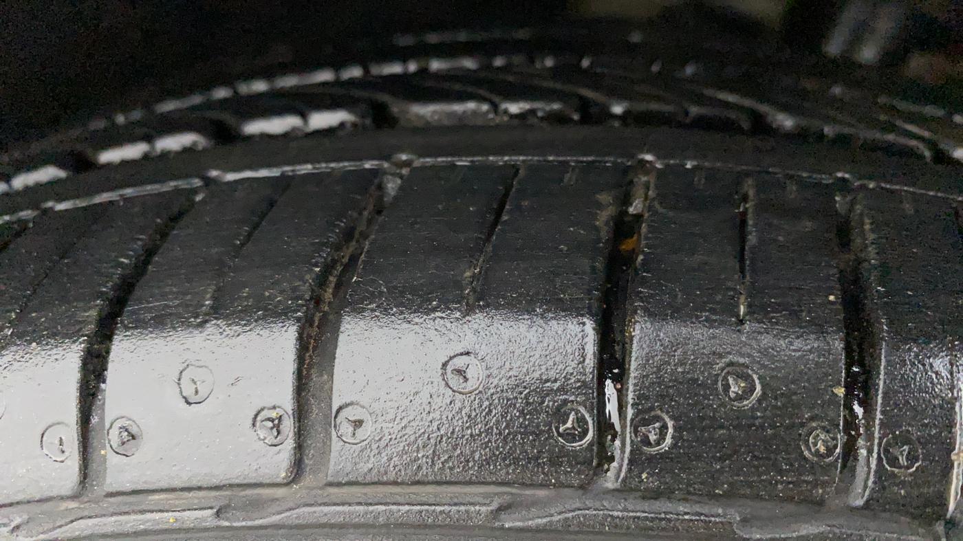 2021 Volkswagen Vento HIGHLINE PLUS 1.0L TSI AT, Petrol, Automatic, 9,771 km, Left Front Tyre Tread