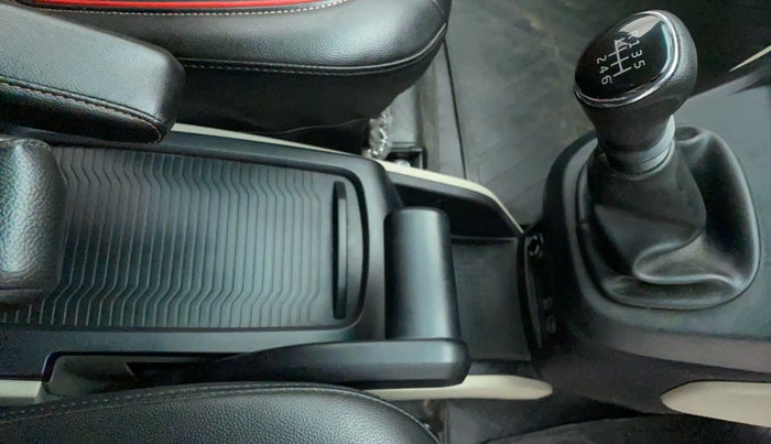 2019 Mahindra MARAZZO M6 8 STR, Diesel, Manual, 17,779 km, Gear Lever