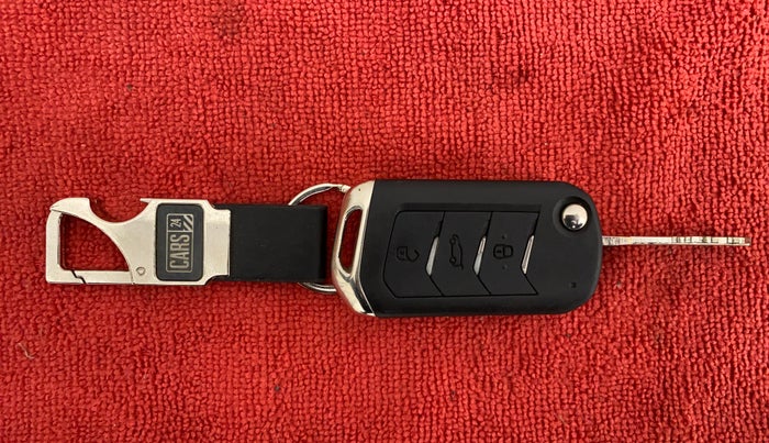 2019 Mahindra MARAZZO M6 8 STR, Diesel, Manual, 17,779 km, Key Close Up