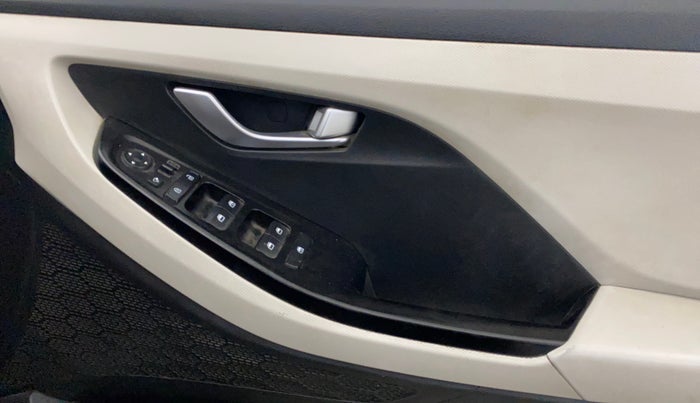 2022 Hyundai Creta SX 1.5 PETROL, Petrol, Manual, 85,624 km, Driver Side Door Panels Control