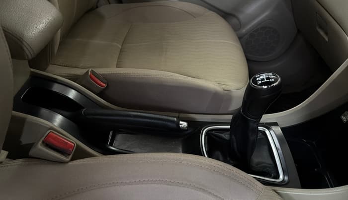 2015 Maruti Ciaz VXI+, Petrol, Manual, 92,577 km, Gear Lever