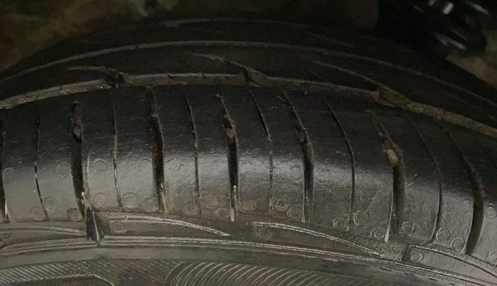 2017 Maruti Alto 800 LXI CNG, CNG, Manual, 45,229 km, Right Rear Tyre Tread