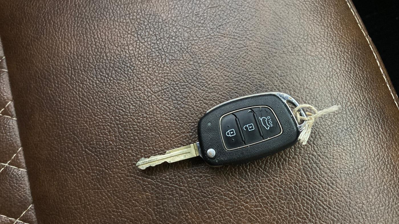 2023 Hyundai NEW I20 Sportz 1.2 IVT, Petrol, Automatic, 42,032 km, Key Close Up