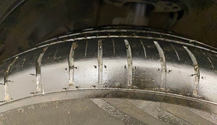 2023 Maruti Baleno ZETA 1.2 AGS, Petrol, Automatic, 70,439 km, Left Front Tyre Tread