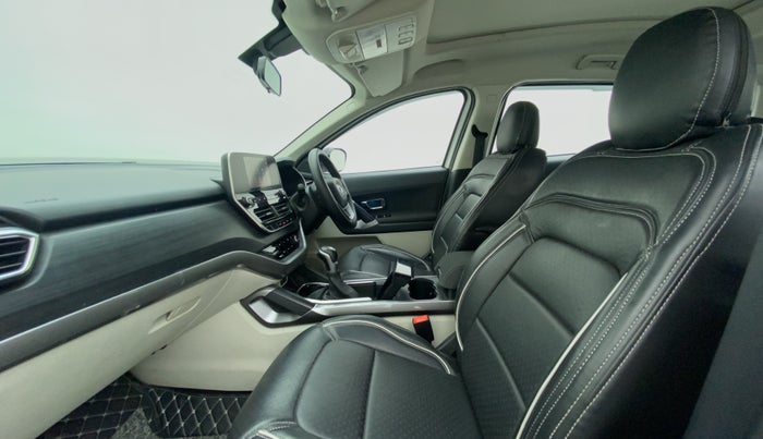 2021 Tata Safari XTA + 2.0 KRYOTEC, Diesel, Automatic, 10,659 km, Right Side Front Door Cabin