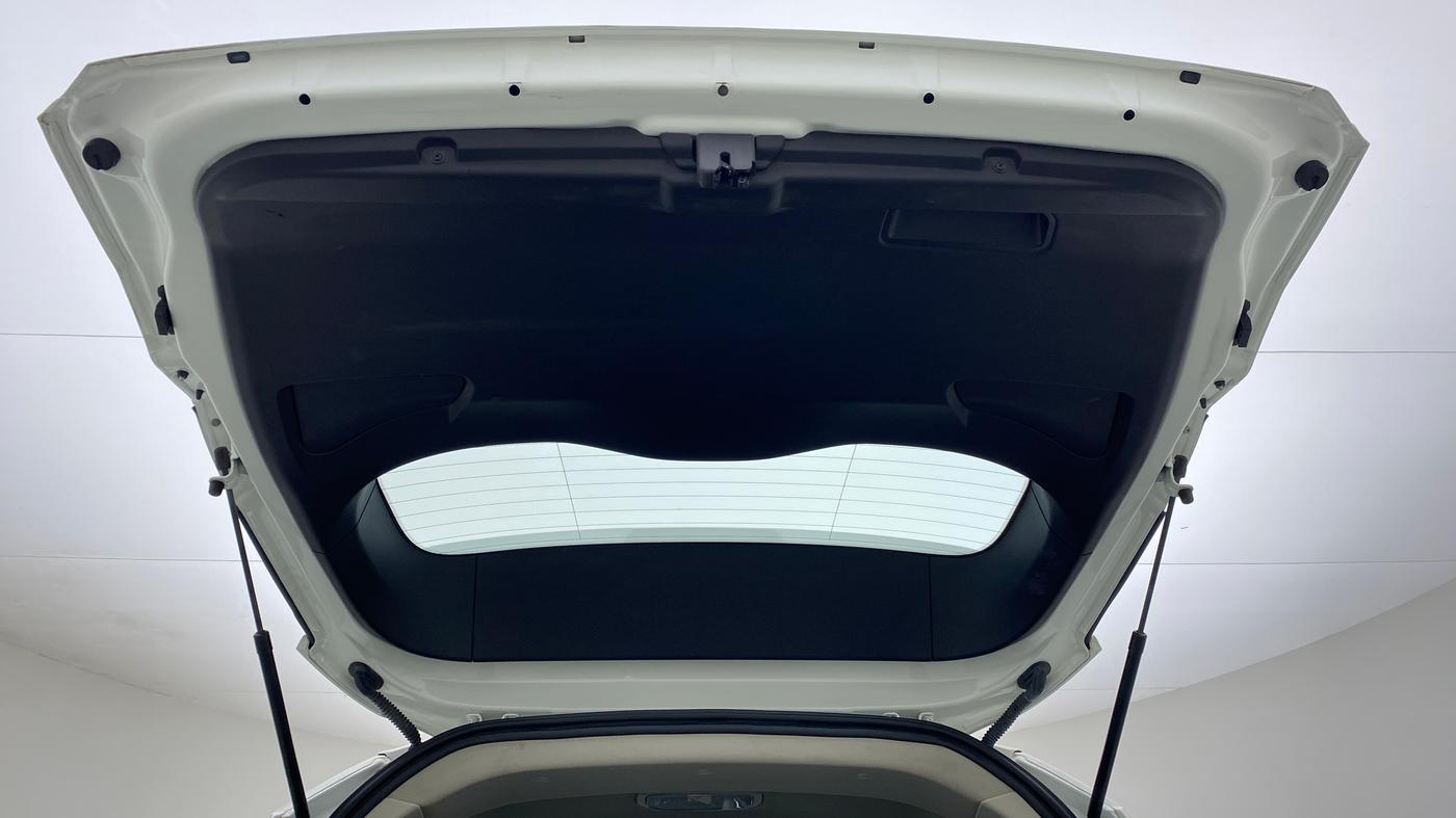 2021 Tata Safari XTA + 2.0 KRYOTEC, Diesel, Automatic, 10,659 km, Boot Door Open